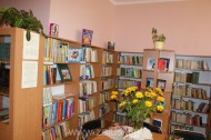 BIBLIOTEKA JUŻ WYREMONTOWANA (2)